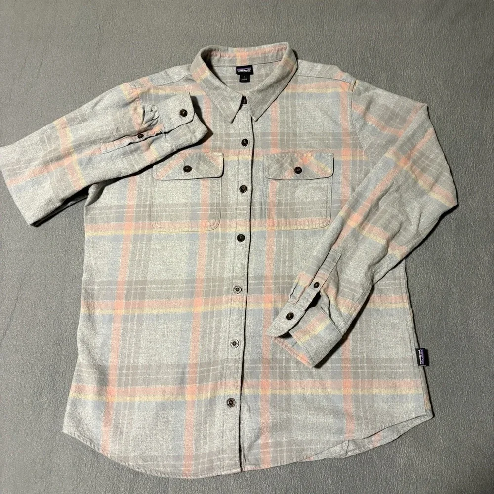 Patagonia LS Shirt Organic Cotton Fjord Flannel Women's L 42405 Gray Pink Plaid - Picture 2 of 10
